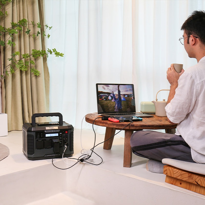 �ݡ����֥��Ÿ� TogoPower MASTER2200 ( 2200W / 1944wh )