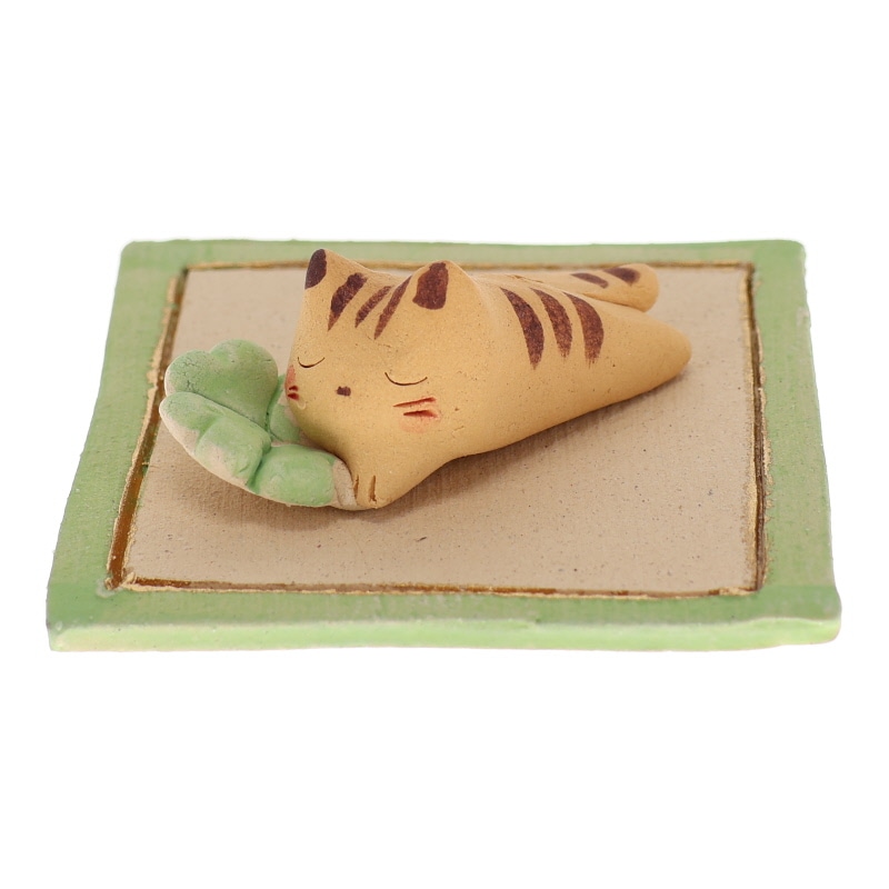 松本陶器 四葉と猫 香立 置物 インテリア 陶器 日本製 縁起物 おみやげ 和雑貨 プレゼント ギフト