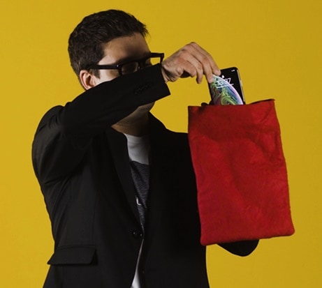 Invisibag =����= (��ʪ�Х˥å��塦�Хå�) by Joao Miranda and Rafael Baltresca
