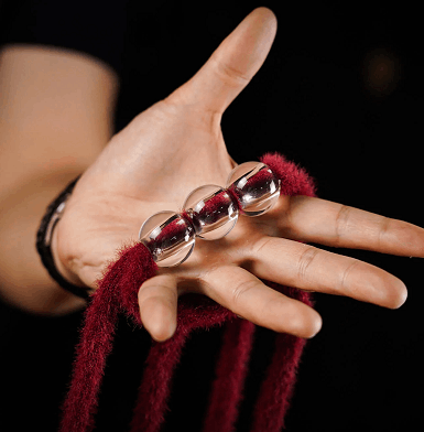 Grandma's Miracle ʥӥ奢̥) by TCC & Chen Yang