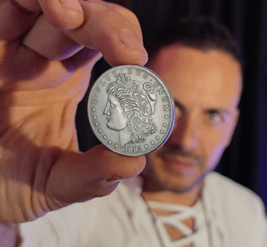 �ڥ���������ɡ�The Coin Routine by Krepa Magic