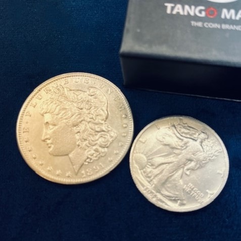 カラーチェンジングチャイニーズコイン カラーチェンジングチャイニーズコインの通販 by ずずずずず｜ラクマ