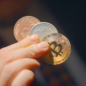 Trident（トライデント）by Alex Ng, Bond Lee, & N2G （コイン