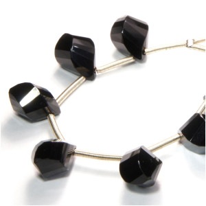 オニキス 10×6.5mm 天然石 ビーズ 4面スクリューカット 1玉売り 粒売り パワーストーン バラ売り パワ-スト-ン パーツ 黒瑪瑙 天然石ビーズ 天然石パーツ プレゼント 人気|天然石・パワ