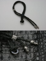 希少 美品 A&G ネックレス 鹿皮三つ編みレザーシルバーチップ付き 希少 美品 A&G ネックレス 鹿皮三つ編みレザーシルバーチップ付き