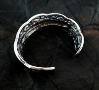 K-SMITH 打ち出し フェザー 燻し シルバーバングル ターコイズ 羽根