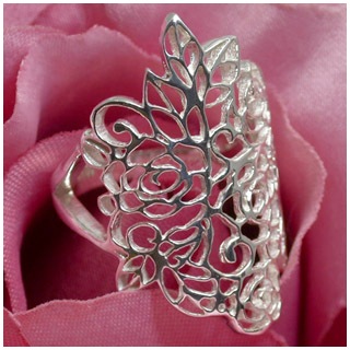 薔薇の透かし模様 シルバーリング 7~15号 指輪 リング Ring 薔薇の透かし模様 シルバーリング 7~15号 指輪 リング Ring
