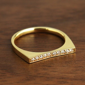 K18 ダイヤモンド ライン リング 18金 18k ゴールド 指輪 シンプル スタイリッシュ エタニティ ストレート 直線 上品 華やか 綺麗 大人 普段使い カジュアル 重ね着け アクセサリー 誕