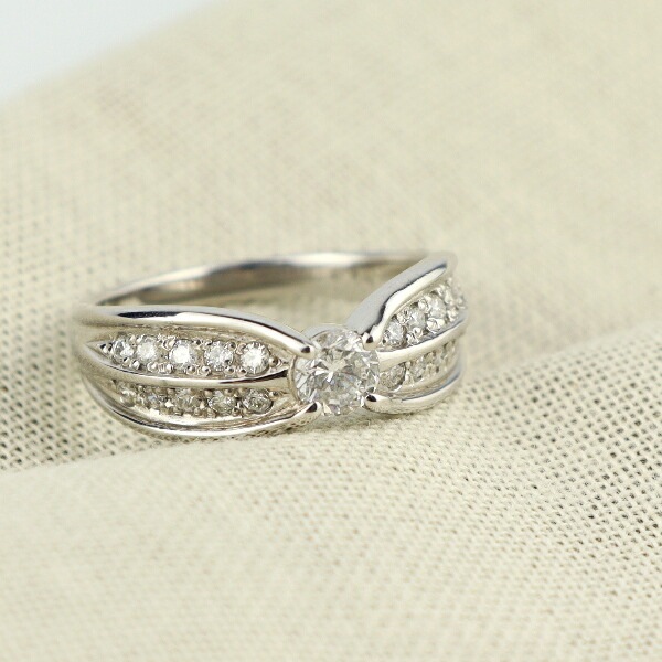 PT900 大粒 ダイヤモンド リボン プラチナ リング 指輪 0.5ct 天然 