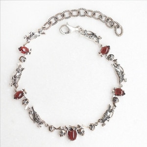 ウィリアム・モリス いちご泥棒 ブレスレット シルバー ガーネット シルバー925 銀細工 装飾 彫刻 繊細 芸術 美術 アート 植物 果実 フルーツ イチゴ 苺 小鳥 レディースブレスレット ブレス