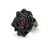 ≪DAgDART/ダグダート≫薔薇/バラ モチーフ ブラックコーティング シルバー ピアス(ルビー合成) /DP-097RBG