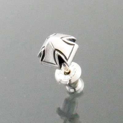 ≪FatimaDesign/ファティマデザイン≫スタッドクロス　ピアス/シルバー925