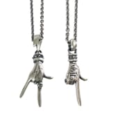 ≪PennyBlack/ペニーブラック≫ロックなメロイックサイン シルバーペアペンダント