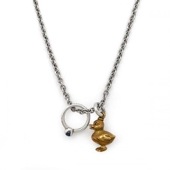 ≪PennyBlack/ペニーブラック≫スワン子供 選べる誕生石ベビーリング ブラス×シルバーペンダント /DT-451