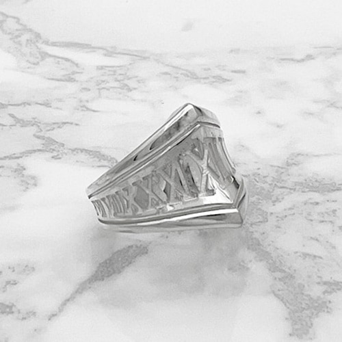 ≪Mad Graffiti/マッドグラフィティ≫アブソリュート アラウンド ナロー”M”リング ホワイト