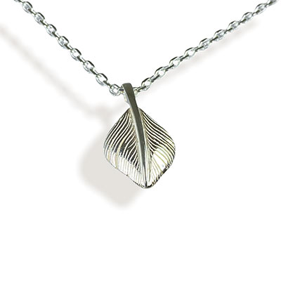 ≪DAgDART/ダグダート≫ハートフェザーペンダントトップ 