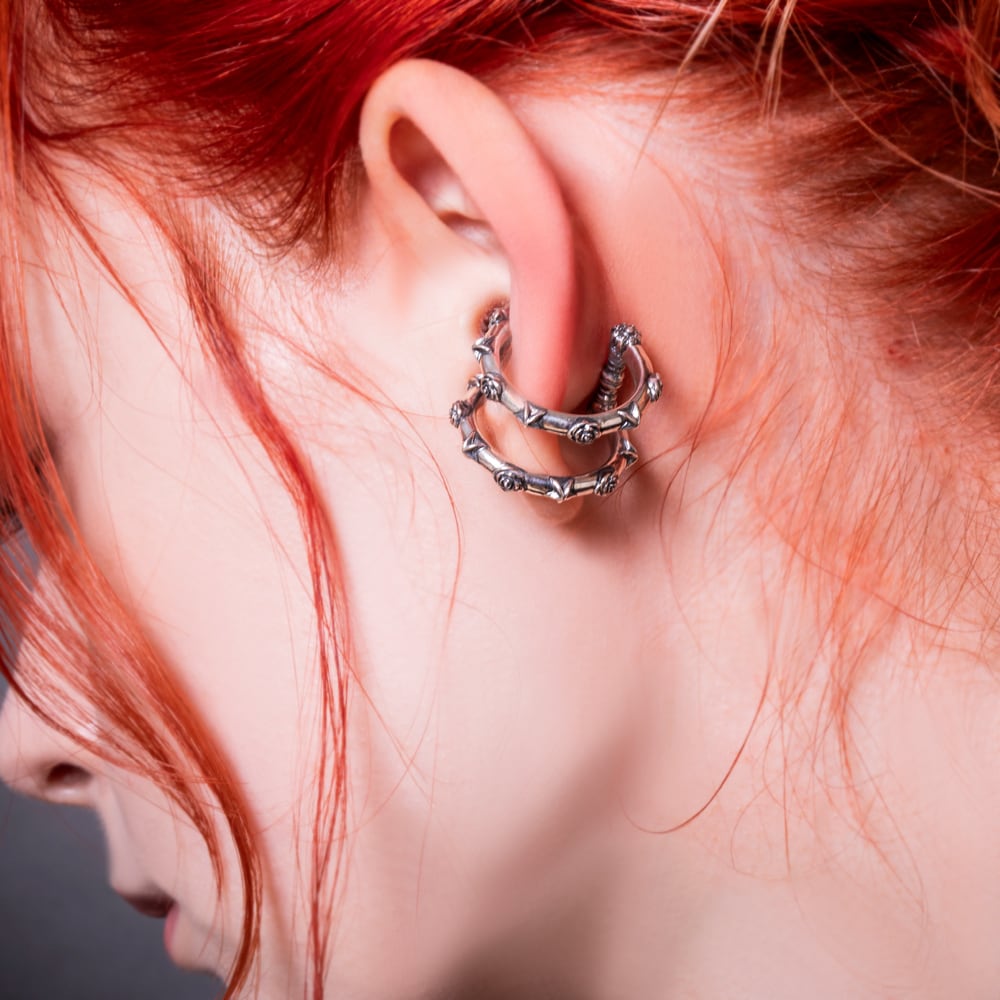 ≪Artemis Kings/アルテミスキングス≫オニキスローズスターイヤーカフ/片耳分