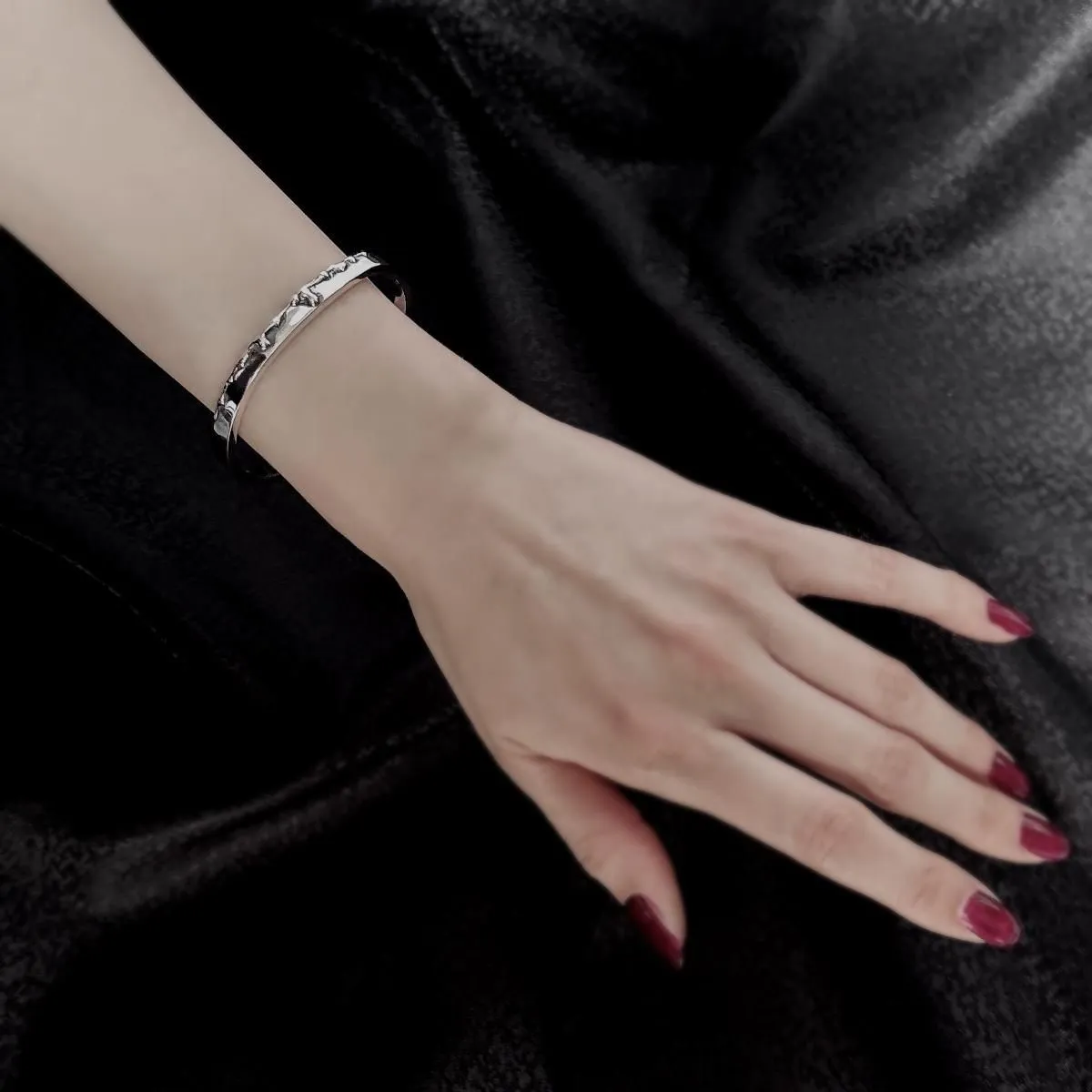 ≪Beautesque/ビュウテスク≫Overflow bangle