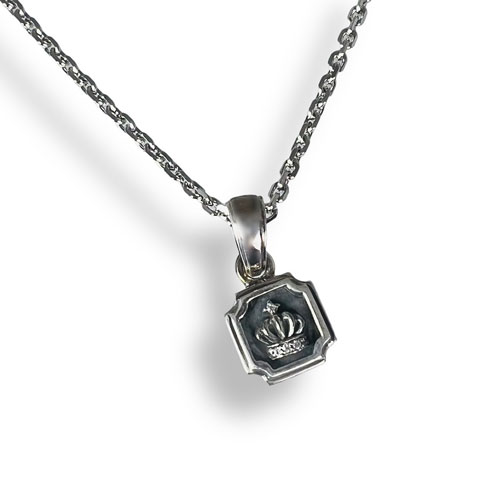 ≪FatimaDesign/ファティマデザイン≫ミニプレート・クラウン　ペンダント/チェーン付き