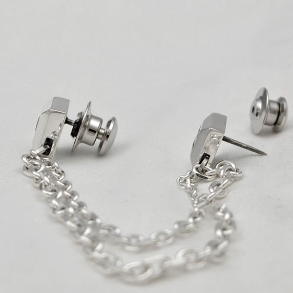 ≪DAgDART/ダグダート≫【Glass】ブラックキュービックジルコニア チェーンラペルピン