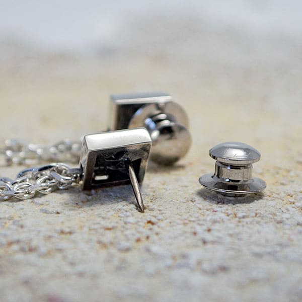 ≪DAgDART/ダグダート≫【Glass】ブラックキュービックジルコニア チェーンラペルピン