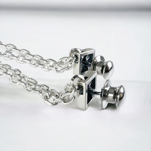 ≪DAgDART/ダグダート≫【Glass】ブラックキュービックジルコニア チェーンラペルピン