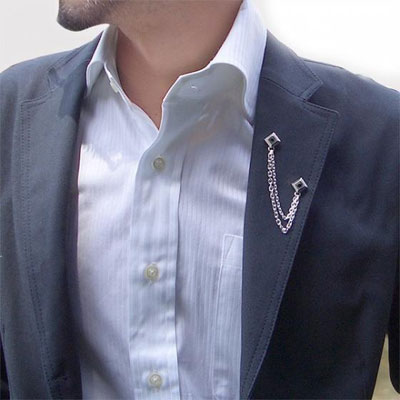 ≪DAgDART/ダグダート≫【Glass】ブラックキュービックジルコニア チェーンラペルピン