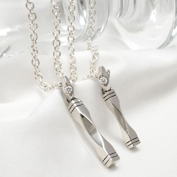 ≪DAgDART/ダグダート≫【ペア】選べる誕生石 シルバーペアペンダント