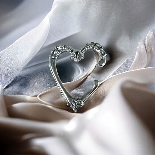 ≪Beautesque/ビュウテスク≫Heart/イヤーカフ 