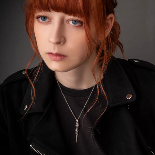 ≪Artemis Kings/アルテミスキングス≫緑紫虹ドージェダガーペンダント