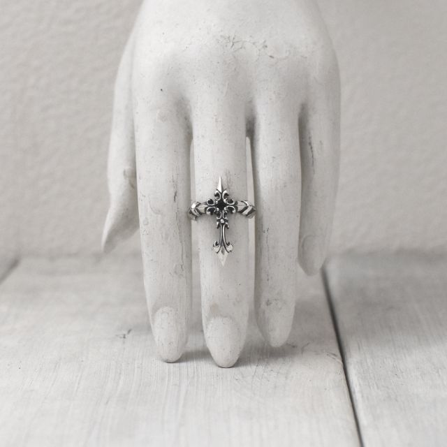 ≪cooldust≫thistle cross ring