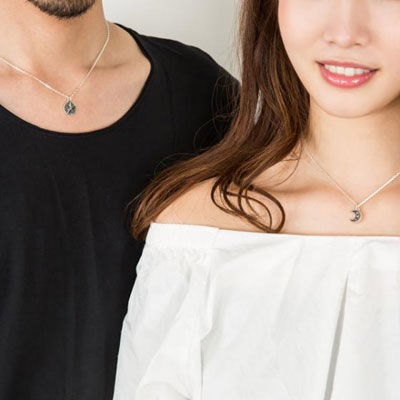 ≪DAgDART/ダグダート≫名入れ刻印&選べる誕生石　月 シルバーペンダント /刻印可能