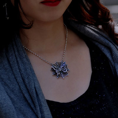 ValeForever stoneネルシャツスタッズ蜘蛛の巣 BADHOP着用 ≪Ageha≫蜘蛛の巣と蝶のペンダント(チェーン付き) | すべての商品