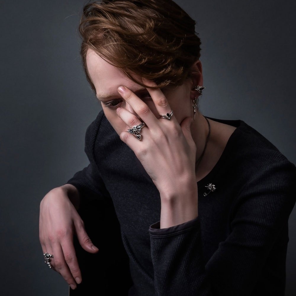 ≪Artemis Kings/アルテミスキングス≫ティアドロップVリングBK＆CL　AKR0055　AKR0054