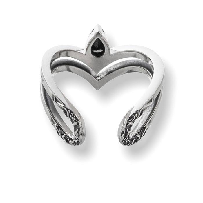 ≪Artemis Kings/アルテミスキングス≫ティアドロップVリングBK＆CL　AKR0055　AKR0054