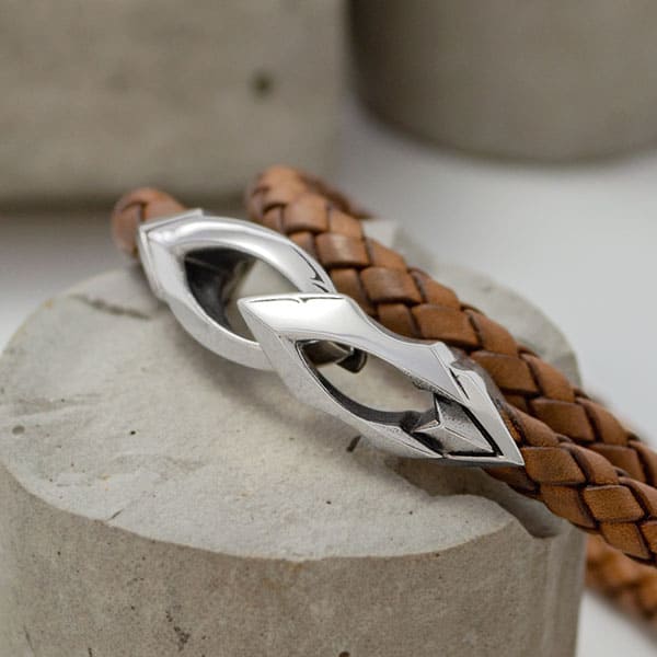 ≪DAgDART/ダグダート≫編革レザーブレスレット(ナチュラル)×シルバー