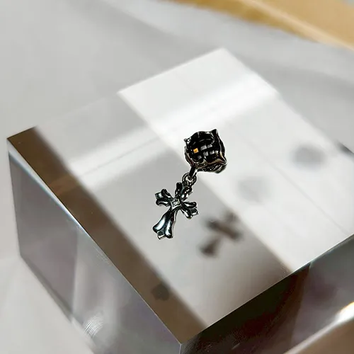 ≪アルテミスクラシック≫カテドラルクロスピアス/片耳分