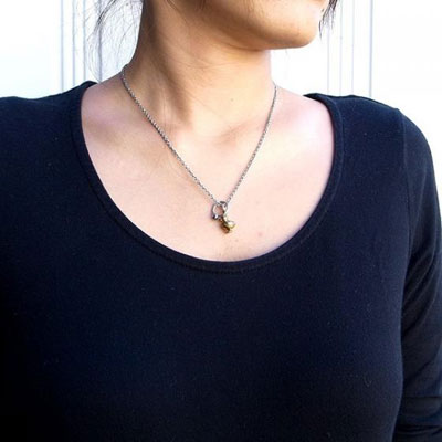 ≪PennyBlack/ペニーブラック≫スワン子供 選べる誕生石ベビーリング ブラス×シルバーペンダント /DT-451