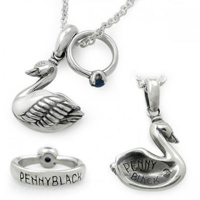 販売終了≪PennyBlack/ペニーブラック≫スワン 選べる誕生石 ベビーリング付きシルバーペンダント /DT-452