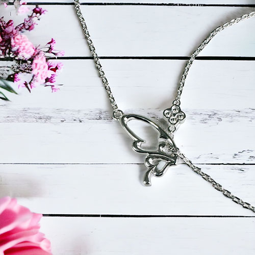 ≪Artemis Kings/アルテミスキングス≫バタフライラリエットペンダント(チェーン付き)