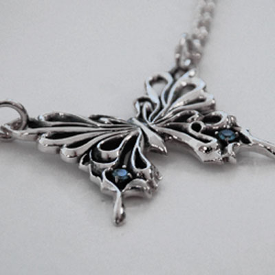 販売終了≪Ageha≫ゴージャス両羽ペンダント 