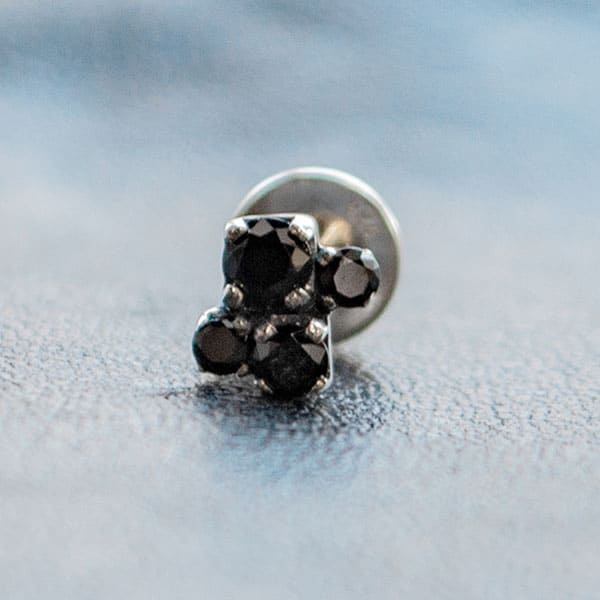 ≪DAgDART/ダグダート≫【Glass】ブラックキュービックジルコニア×シルバーピアス 