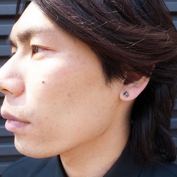 ≪DAgDART/ダグダート≫【Glass】ブラックキュービックジルコニア×シルバーピアス 