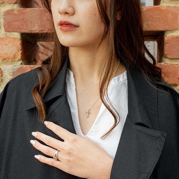 ≪DAgDART/ダグダート≫【レディス】クロス 十字架 シルバーペンダント