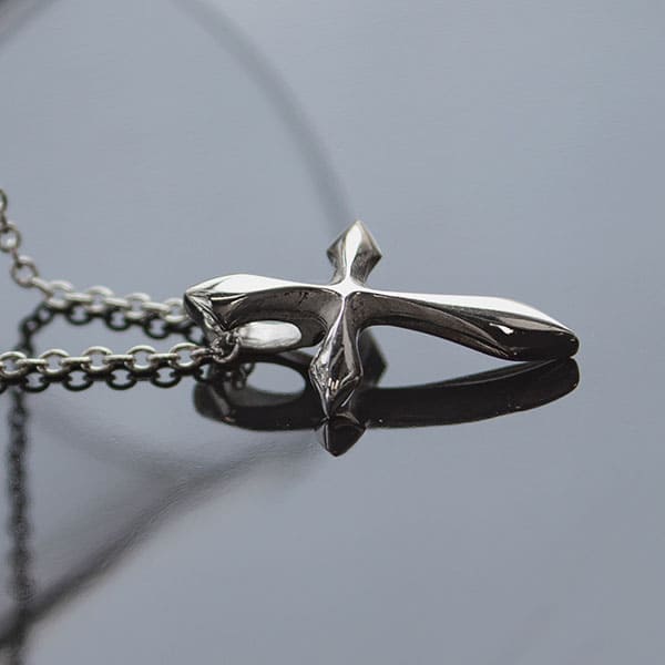 ≪DAgDART/ダグダート≫【レディス】クロス 十字架 シルバーペンダント