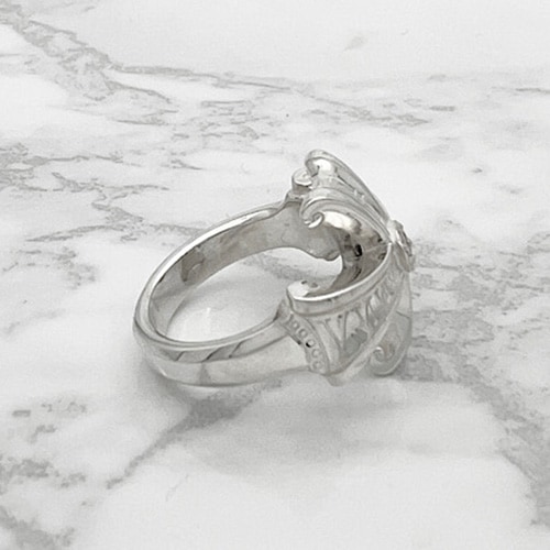 ≪Mad Graffiti/マッドグラフィティ≫アブソリュート クロス”M”リング ホワイト