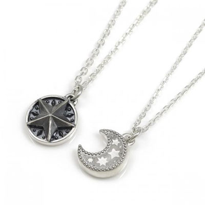 ≪DAgDART/ダグダート≫【ペア】名入れ刻印&選べる誕生石　月×星 シルバーペアペンダント /DT-496+497　刻印可能