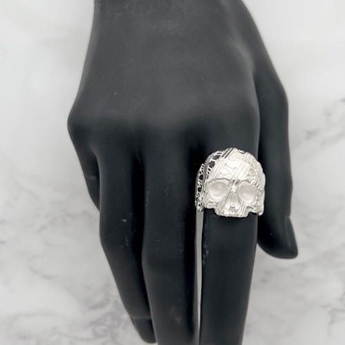 ≪Mad Graffiti/マッドグラフィティ≫アブソリュート スパイラル ジエンドハーフ”M”リング ホワイト