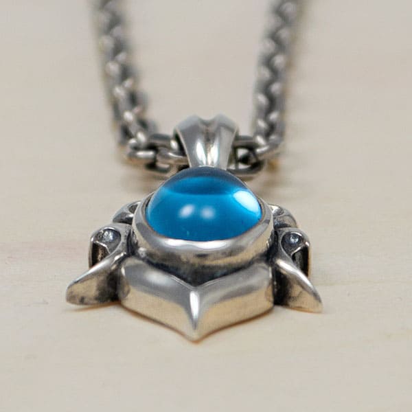 ≪DAgDART/ダグダート≫【ARCO FRECCIA】花冠モチーフ ブルートパーズ×シルバーペンダント 