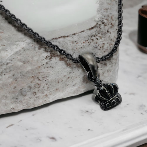 ≪FatimaDesign/ファティマデザイン≫クラウン・チャームBKペンダント (チェーン付)